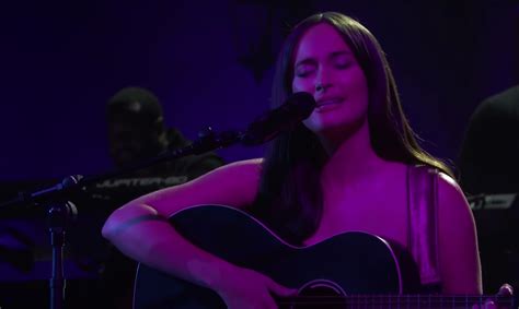 kacey musgraves naked|Video: Watch Kacey Musgraves Powerful Nude Performance On。